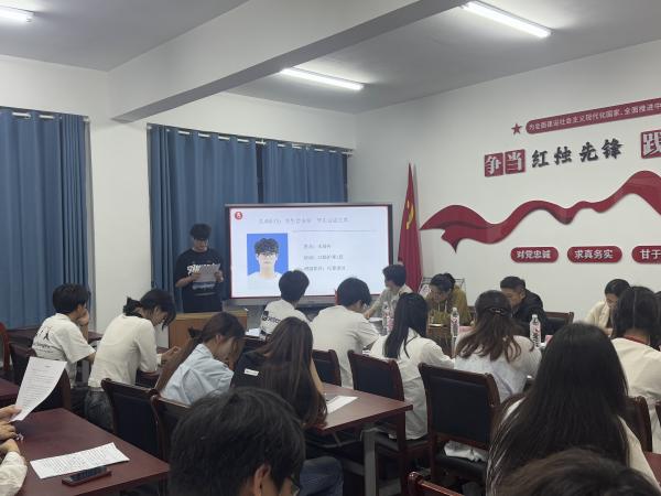 1746009504877406.jpg 2025.4.30 学生会换届2.jpg